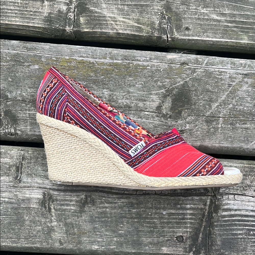 Toms Red Espadrilles Casual Comfort